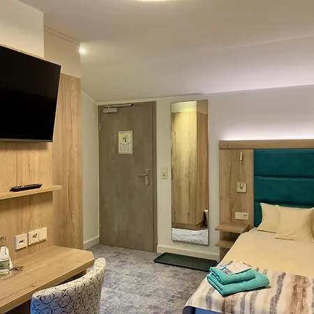 Frieden & Seminarhaus Hotel 3*